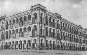 Caserne Bedeau à Tlemcen, actuellement Lycée Ahmed Ibn Zekri (Polyvalent)