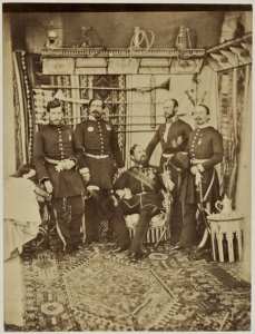 M. Monge, drogman, M. Rousseau drogman principal, M. Léon Roche, consul général [de Tunis], M. Tissot, vice-consul, M. Bakri, chancelier. (Photo rare)