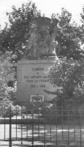 Tlemcen, Place de la victoire (Monument aux morts)