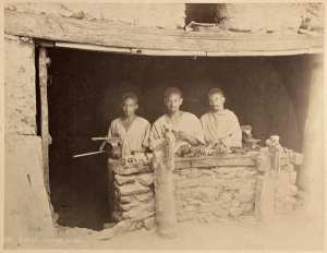 Kabylie. Ouvriers sur métaux (Photo rare)