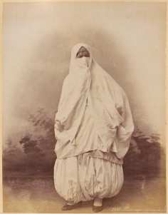 Mauresque en costume de ville (Photo rare)