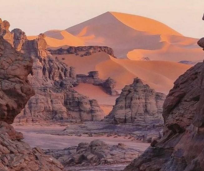 Le  #Sahara, le plus grand désert chaud du monde...!