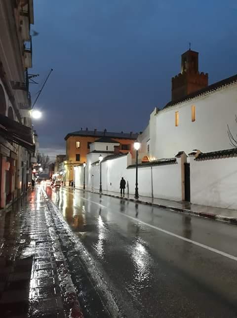 تلمسان ليلا اثناء هطول المطر