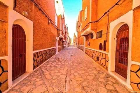 Ksar Tafilelt, utopie éco-citoyenne devenue réalité aux portes du Sahara... !