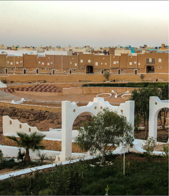 Ksar Tafilelt, utopie éco-citoyenne devenue réalité aux portes du Sahara... !