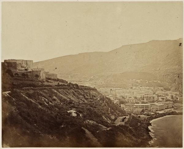 Vue du château neuf et d'une partie de la ville d'Oran (Photo rare)
