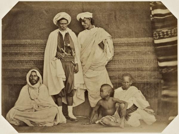 Bougherbal, chaouch du cheik des Hanmiane, Kaddour El Moghraoui, amin des Kabyles Marocains, Haddou Ould Mimoun, Kabyle de la tribu des Beni-Saïd, Ahmet Ould Abd-el-Kader-ben-Youssef, oranais, Faradji, jeune nègre (Photo rare)