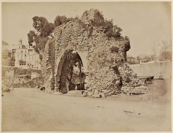 Ruine sur le port de Bougie (Photo rare)