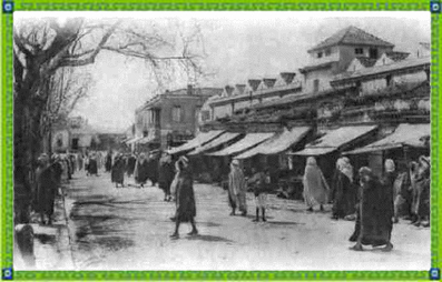 Magasins et marché jouxtant la grande mosquée de Tlemcen