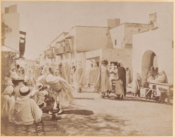 [Une rue de Biskra] (Photo rare)