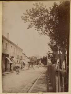 La grande rue à Dellys. (Photo rare)