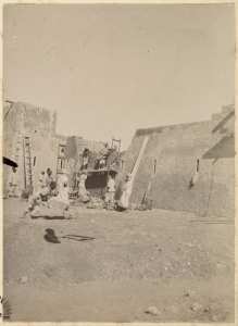 [Construction du Fort Lallemand par la colonne du capitaine Pujat : le bastion sud-ouest] (Photo rare)