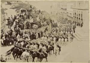 [Constantine : défilé militaire] (Photo rare)