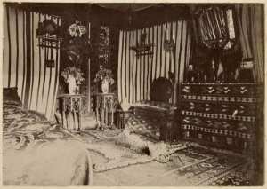 [Vue d'intérieur : appartement du commandant de la division de Constantine?] (Photo rare)