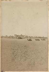 Colonne du capitaine Pujat chargé de la construction du Fort Lallemand : vue du fort et du campement] (Photo rare)