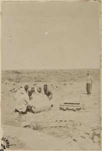 [Colonne de Bel Héirane du capitaine Pujat chargé de la construction du Fort Lallemand] (Photo rare)