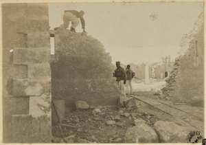 [Construction du Fort Lallemand à Hassi bel Héirane par la colonne du capitaine Pujat] (Photo rare)