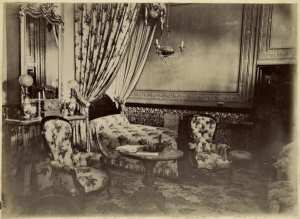 [Constantine. Salon du palais du bey de Constantine, siège de la division militaire] (Photo rare)