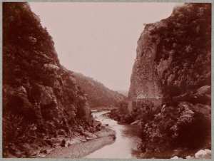 Hammam-Melouane. Sur la route d'Alger à Hammam-Melouane (Photo rare)