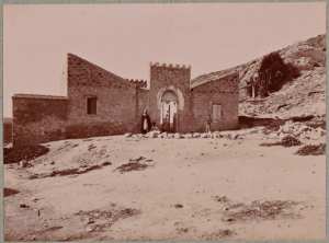 Bou-Hanifia : établissement thermal pour Européens, dans le fond à droite, la source principale (Photo rare)