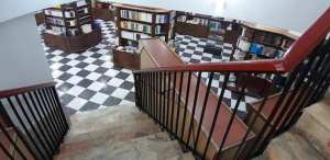 La librairie Abdelkader Alloula a ouvert ses portes il y a à peine quelques jours au boulevard Soumam #Oran... !