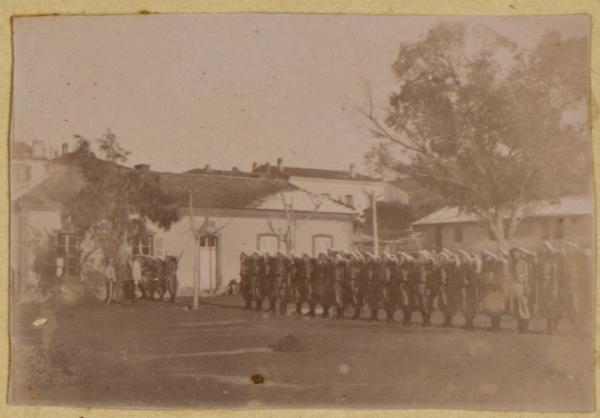 La 3è Cie [la 3ème compagnie] : lieutenant Dumilly, capitaine Quisard [1896} (Photo rare)