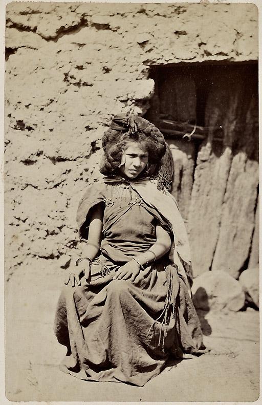 Femme arabe au desert (Zibans) (Photo rare)
