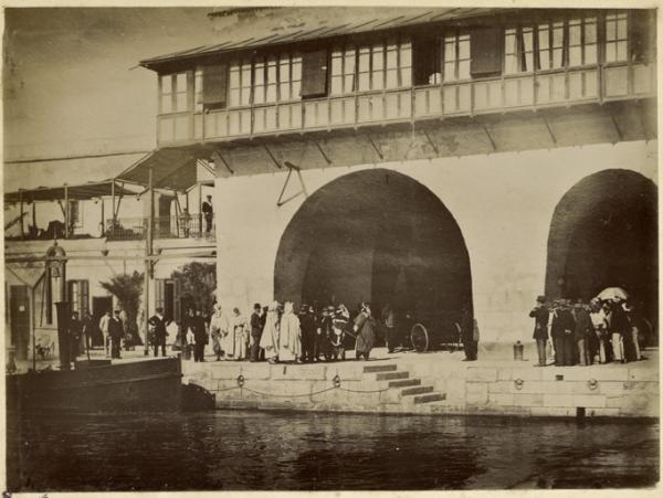 [Réception officielle d'un chef indigène peut-être un chef touareg ? à Bône?] (Photo rare)