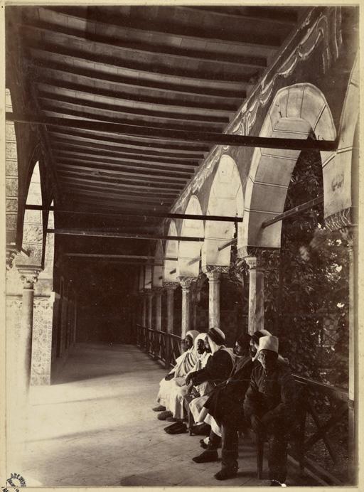 [Constantine. Galerie du palais du bey de Constantine, siège de la division militaire] (Photo rare)