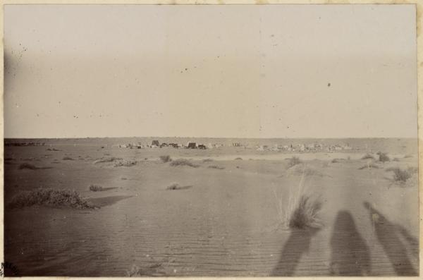 [Campement de la colonne de du capitaine Pujat chargé de la construction du Fort Lallemand] (Photo rare)