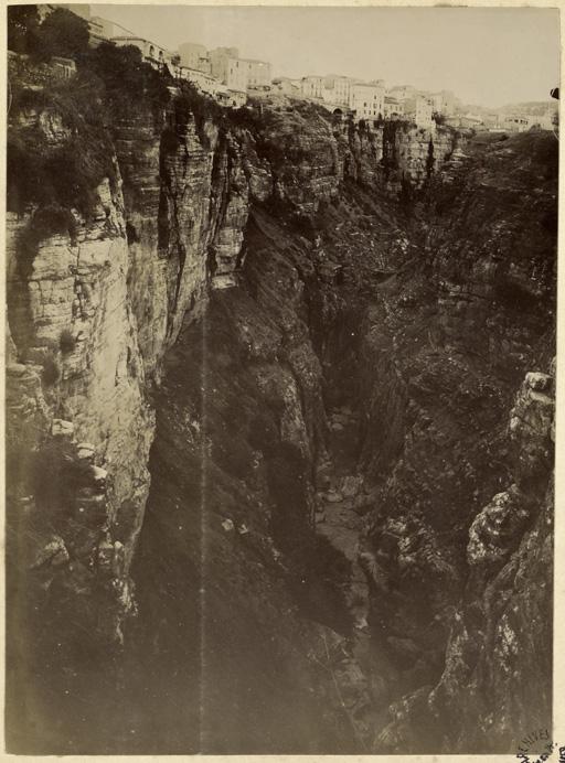[Constantine et les gorges du Rhummel] (Photo rare)