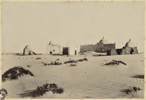 [Marabout près de Touggourt ? El Oued ?] (Photo rare)