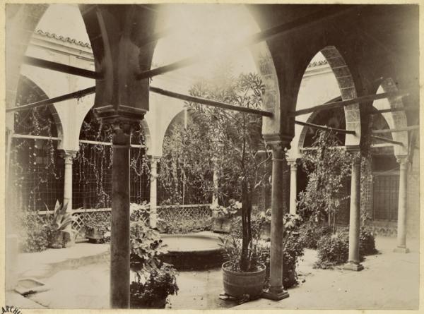 [Constantine. Jardin du palais du bey de Constantine, siège de la division militaire] (Photo rare)