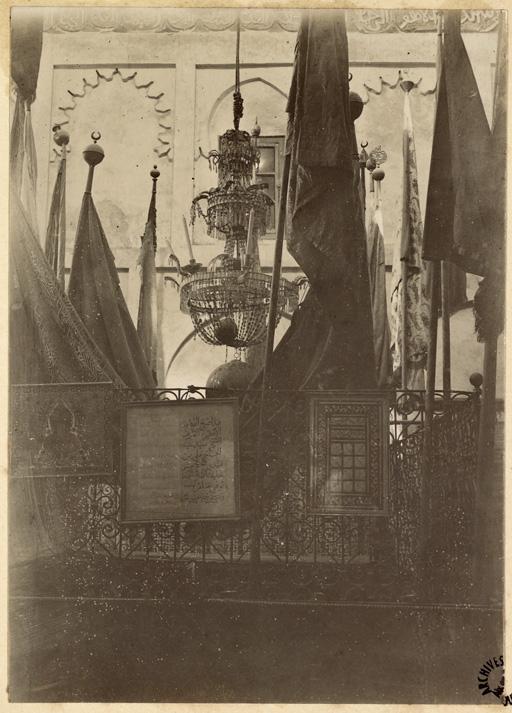 [intérieur d'une Zaouïa ou d'une mosquée à Touggourt ? El Oued ? ] (Photo rare)