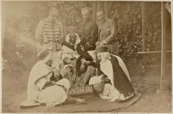 Lieutenants Ben Zaïan, Laperrine et Noël, docteur Salle (Photo rare)