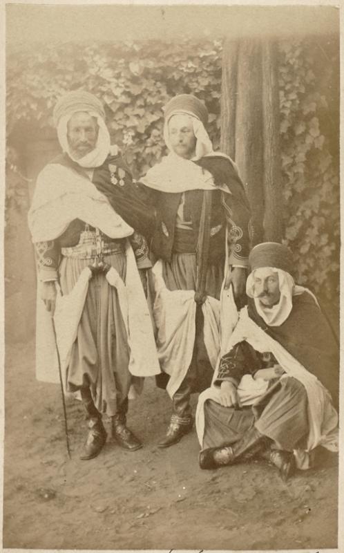 Lieutenants Ben Zaïan, Laperrine et Noël 1889 (Photo rare)