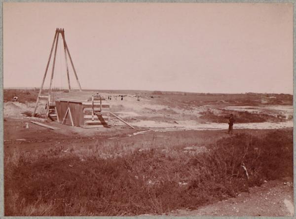 Port-aux-Poules. Forage (Photo rare)
