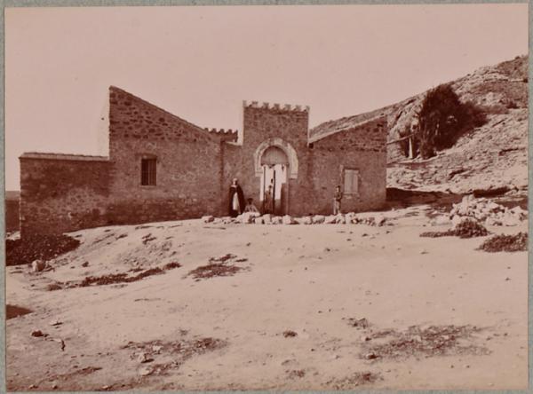 Bou-Hanifia : établissement thermal pour Européens, dans le fond à droite, la source principale (Photo rare)