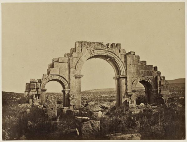 Ruines d'arcades de Septime Sévère (Lambessa) (Photo rare)