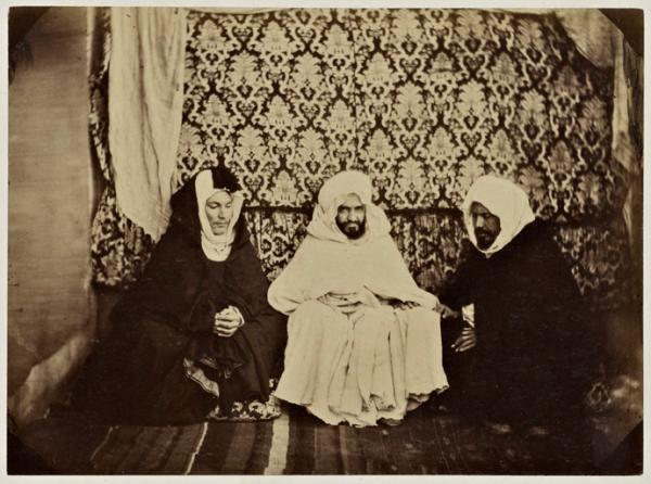 Si el Haoussin ben Mahiddin, Si Said ben Mahiddin, Si Mustapha ben Mahiddin, frères d'Abd-el-Kader (Photo rare)