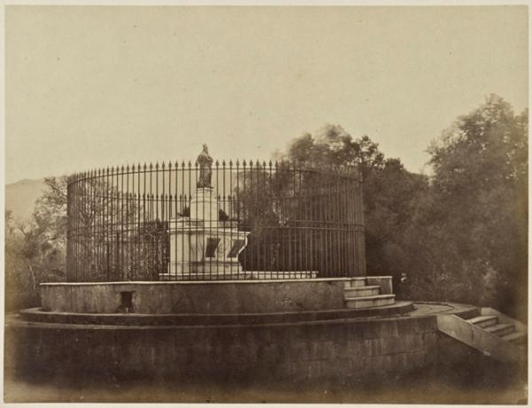 Monument érigé en l'honneur de Saint-Augustin sur les ruines de l'ancienne église d'Hippône prés Bône (Photo rare)