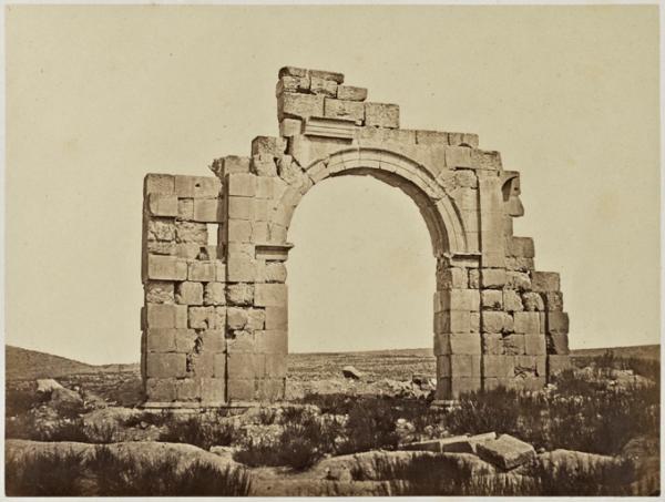 Ruines d'arcades de l'empereur Commode (Lambessa) (Photo rare)