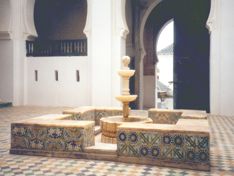 Sahn (Patio) avec khassa (jet d'eau) de la Mosquée Sidi Boumediene de Tlemcen