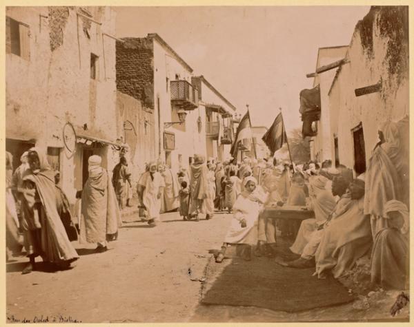 Rue des Ouled-Naïls à Biskra (Photo rare)
