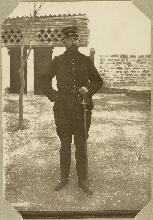 [Algérie. El Aricha. Meyer, officier du corps de santé militaire] (Photo rare)