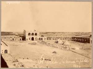 El Goléa. Le bureau de poste. 1900 [Point final de la colonne du Tidikelt du commandant d'Eu : séjour du 14 au 17 mai 1900?] (Photo rare)