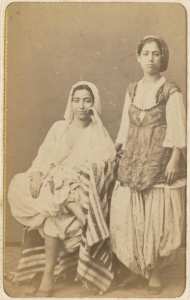 [Femme et sa servante] (Photo rare)