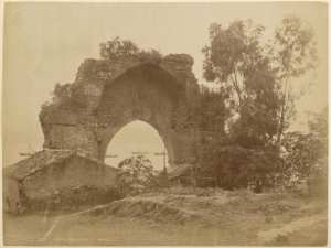 Porte sarrasine à Bougie (Photo rare)