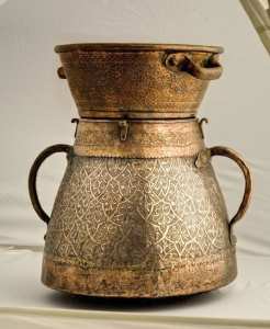 Algérie : Couscoussier en cuivre.