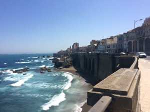 La plus petite plage d'Alger, Bouloughine.